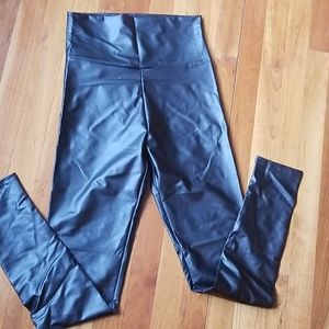 BNWT Ladies black fake leather leggings Medium